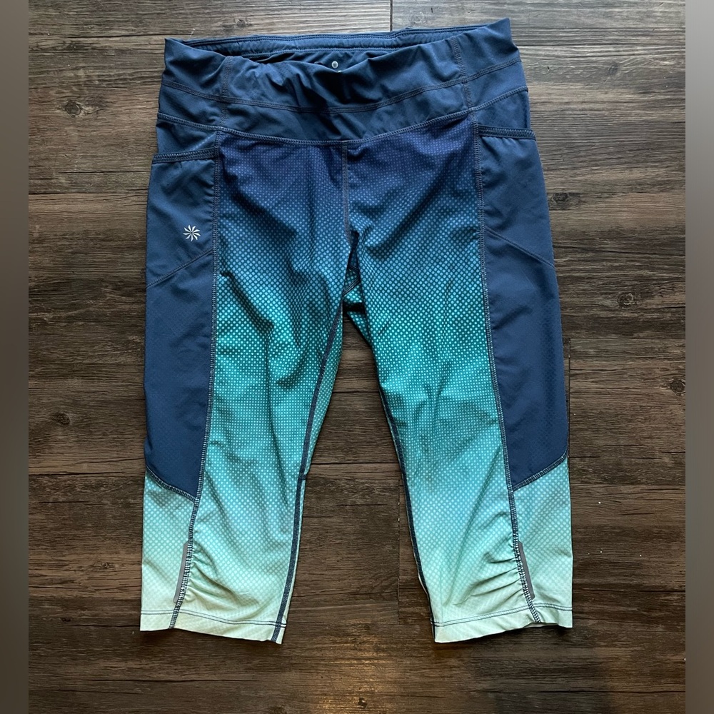 Athleta Women's Leggings Ombre Blue Green Cropped Capri Yoga Pants Size Medium